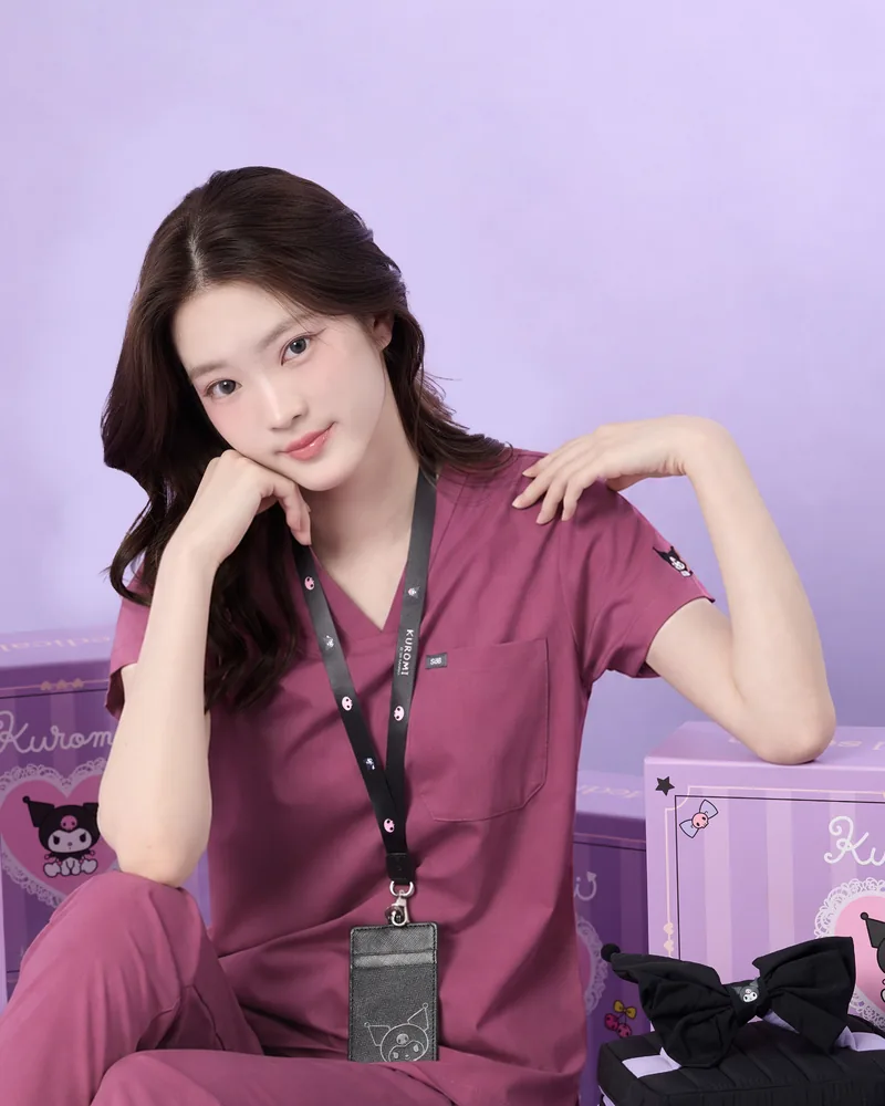 ชุดสครับ Kuromi Fortune สี Berry Bite